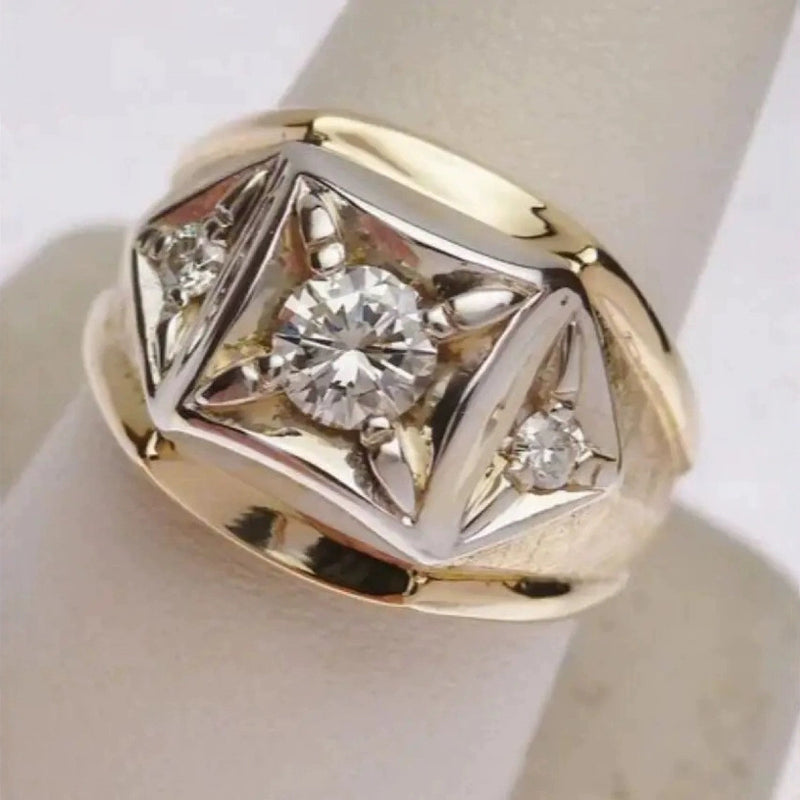 Classic Gold Ring with Timeless Appeal
