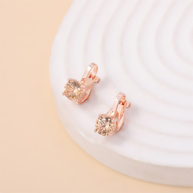 Classic Gold Earring with Timeless Appeal