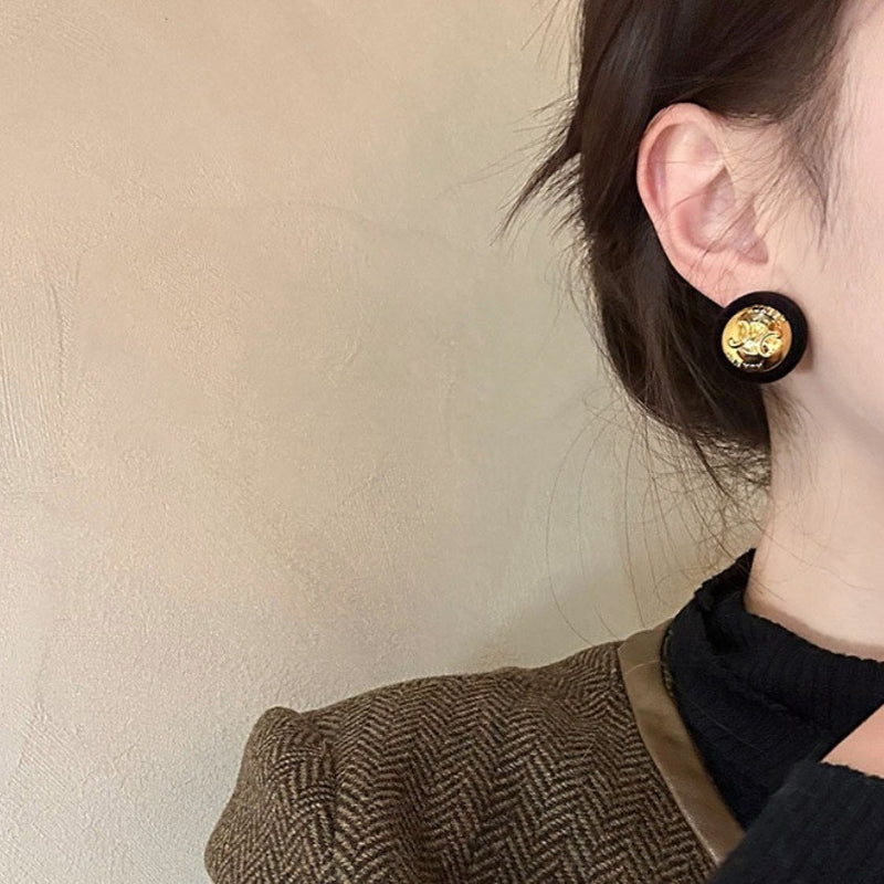 Classic Earring with Timeless Appeal
