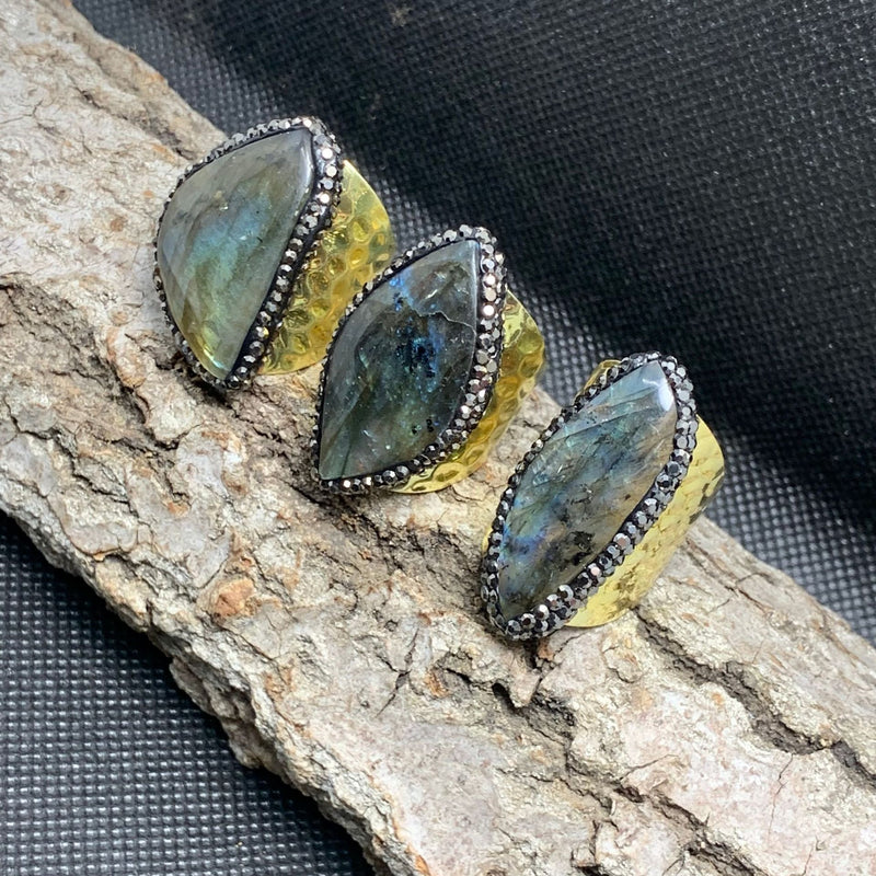 Stunning Gold Ring for Daily Wear
