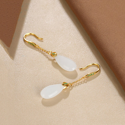 Classic Gold Earring with Timeless Appeal