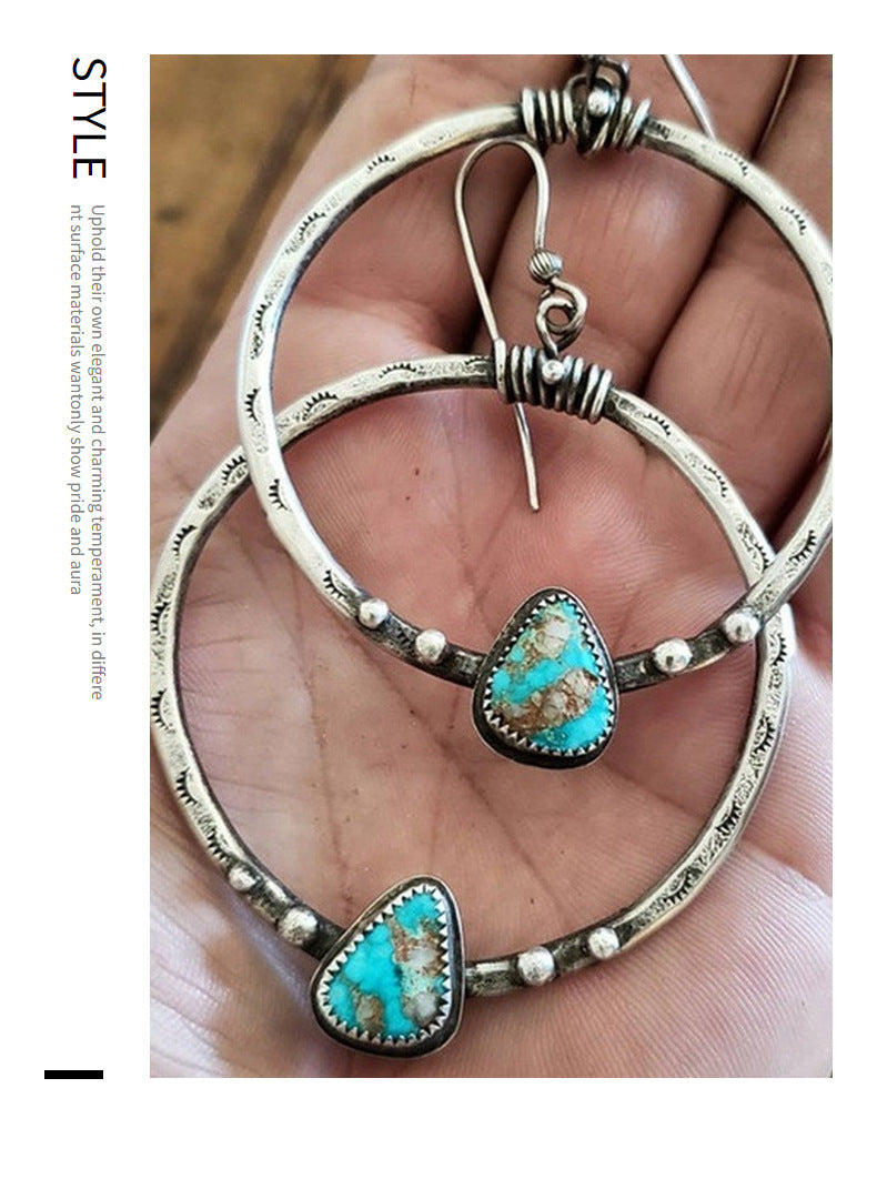 Charming Silver Earring for Any Occasion