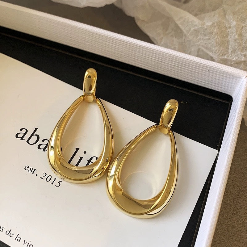 Classic Earring with Timeless Appeal