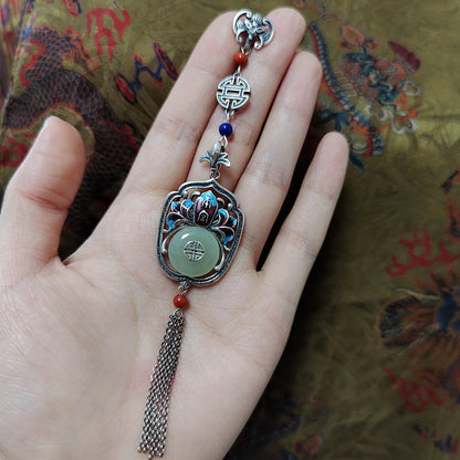 Beautiful Silver Pendant with Unique Style