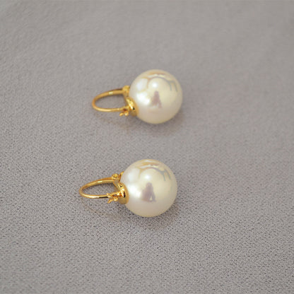 Elegant Gold Earring for Every Occasion