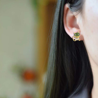 Classic Gold Earring with Timeless Appeal