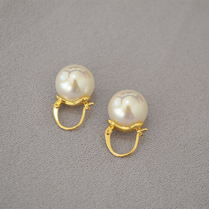 Elegant Gold Earring for Every Occasion