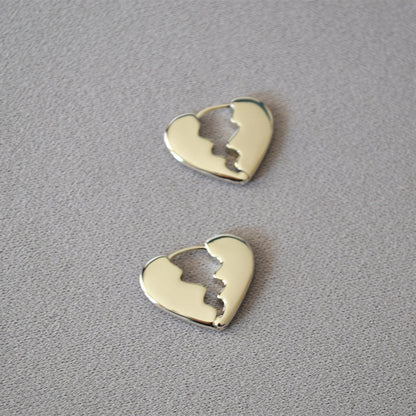 Charming Silver Earring for Any Occasion