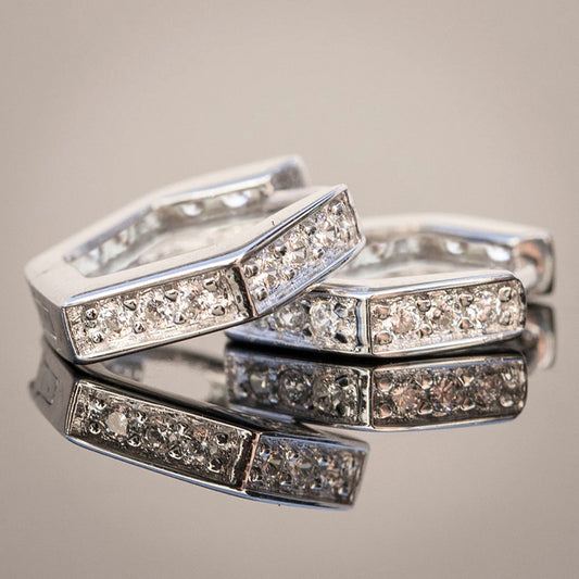 Charming Earring for Any Occasion