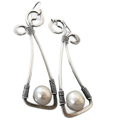 Charming Pearl Earring for Any Occasion