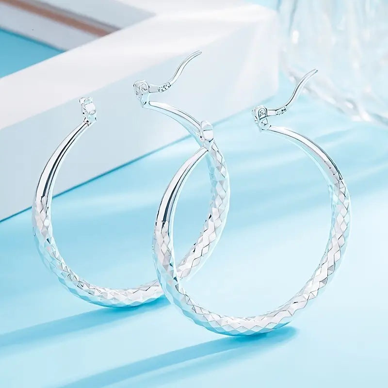 Elegant Silver Earring for Every Occasion