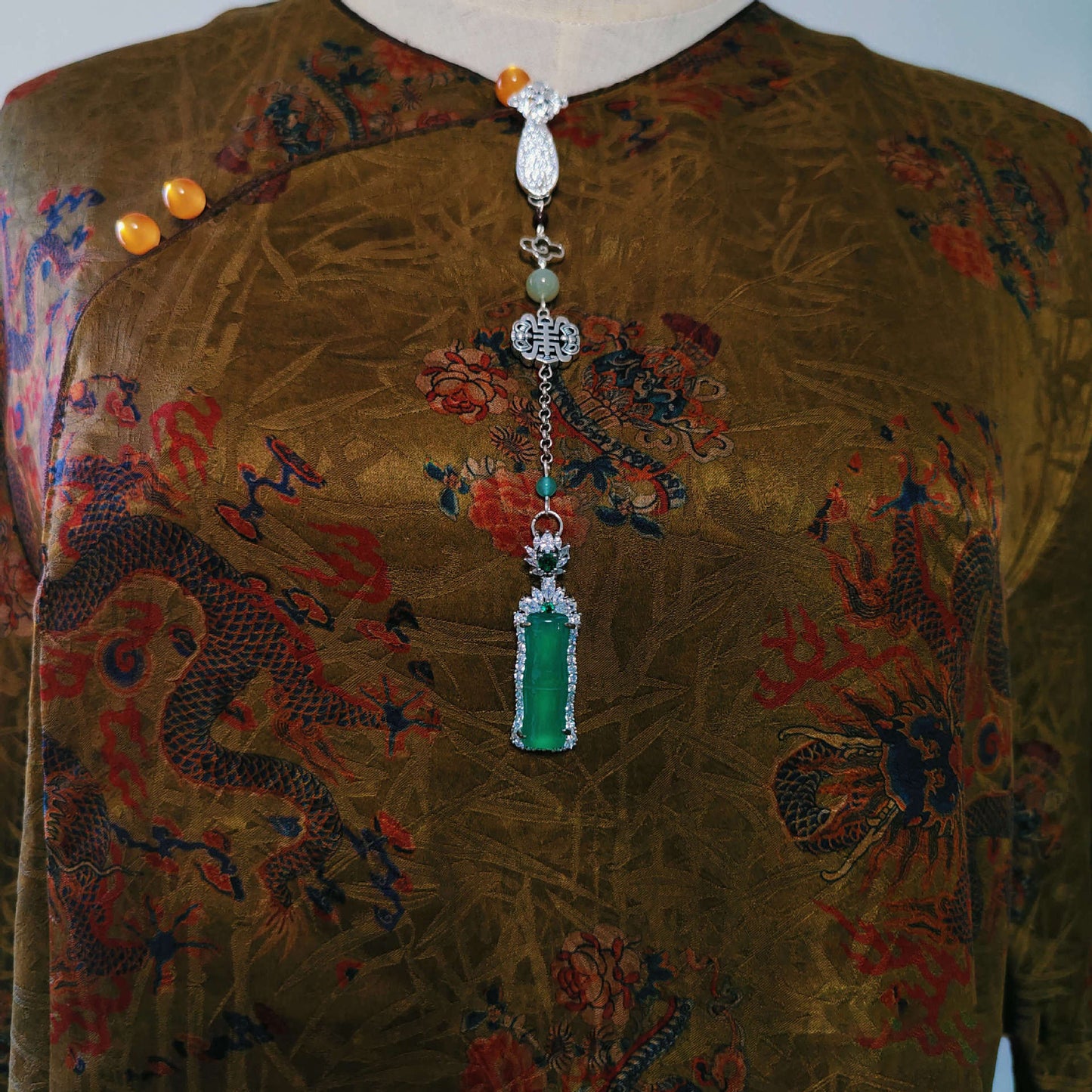 Elegant Pendant for Every Occasion