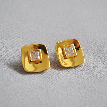 Elegant Gold Earring for Every Occasion