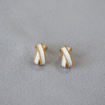 Delicate Artisan Gold Earring