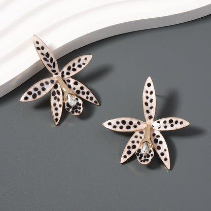 Beautiful Earring with Unique Style
