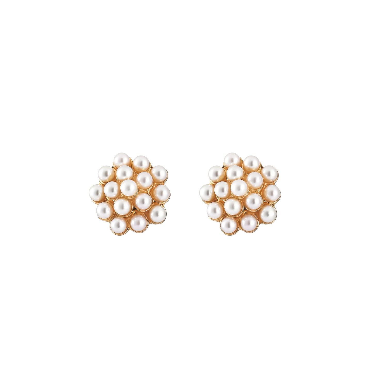 Classic Pearl Earring with Timeless Appeal