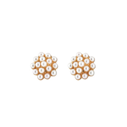 Classic Pearl Earring with Timeless Appeal