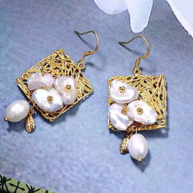 Classic Pearl Earring with Timeless Appeal