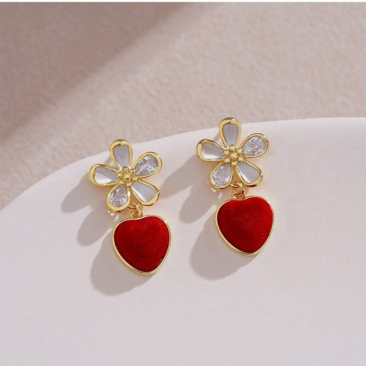 Charming Earring for Any Occasion