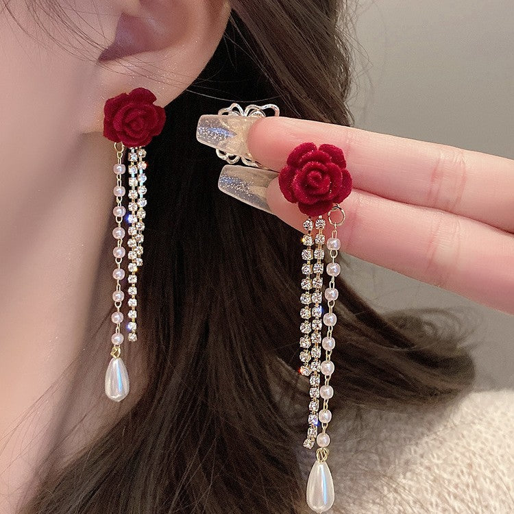 Classic Pearl Earring with Timeless Appeal