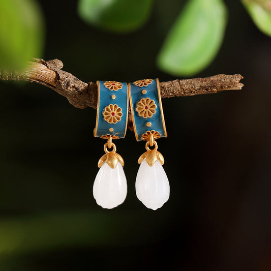 Classic Earring with Timeless Appeal