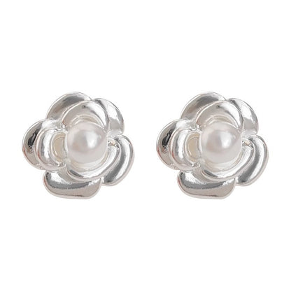 Romantic Pearl Earring for Special Moments