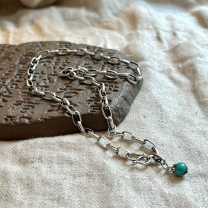 Classic Silver Necklace with Timeless Appeal