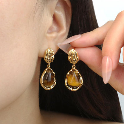 Beautiful Gold Earring with Unique Style