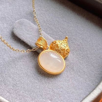 Elegant Gold Pendant for Every Occasion