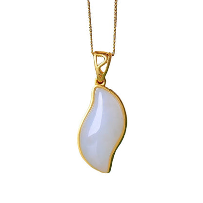 Beautiful Gold Pendant with Unique Style