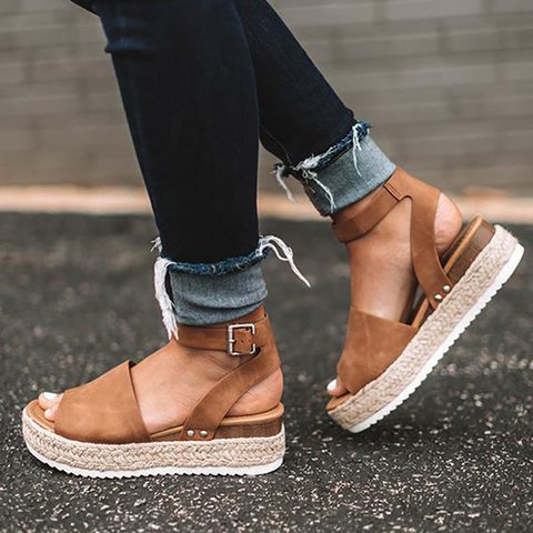 Graceful Orthopedic Sandals for Modern Look