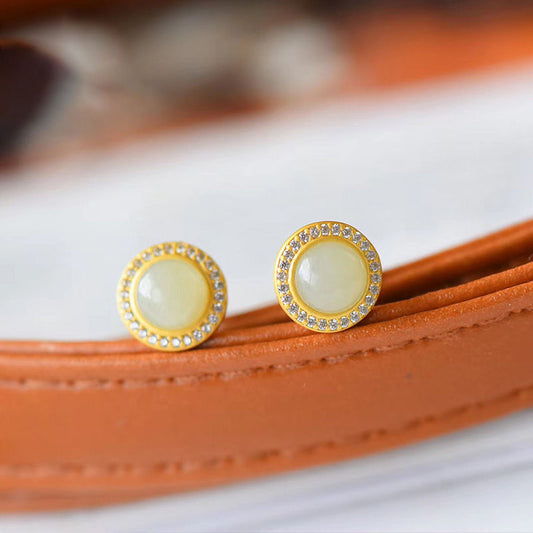 Charming Gold Earring for Any Occasion