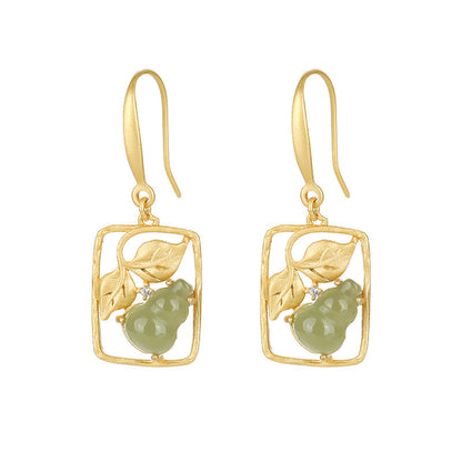 Charming Gold Earring for Any Occasion