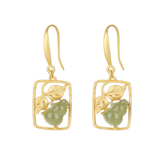 Charming Gold Earring for Any Occasion