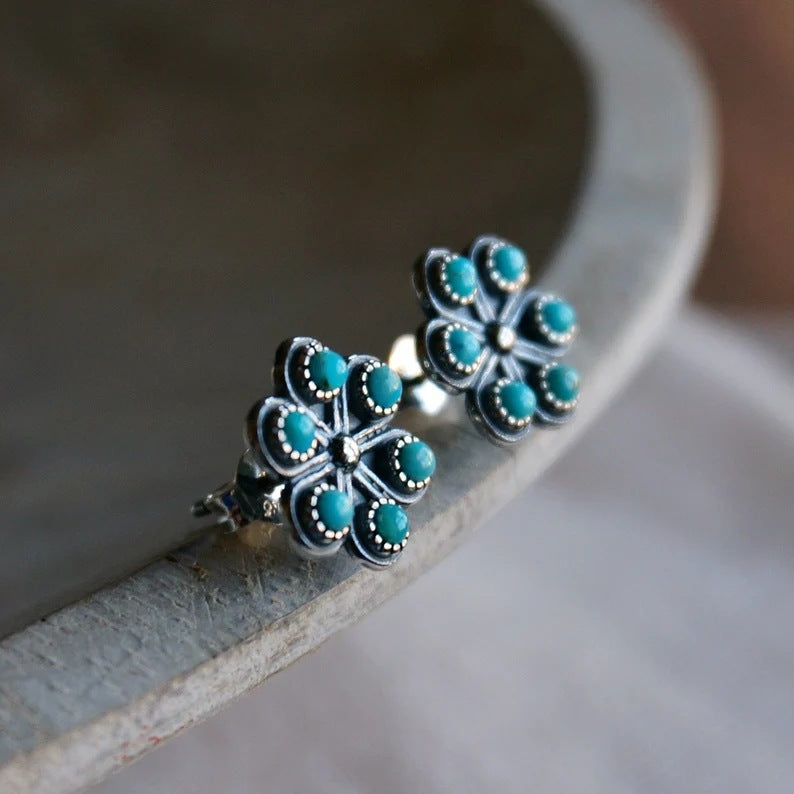 Romantic Silver Earring for Special Moments