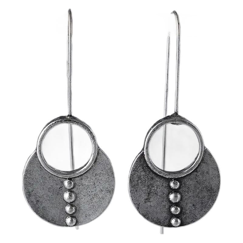 Charming Silver Earring for Any Occasion