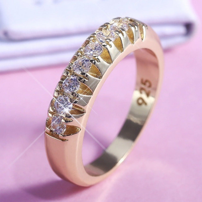 Classic Gold Ring with Timeless Appeal