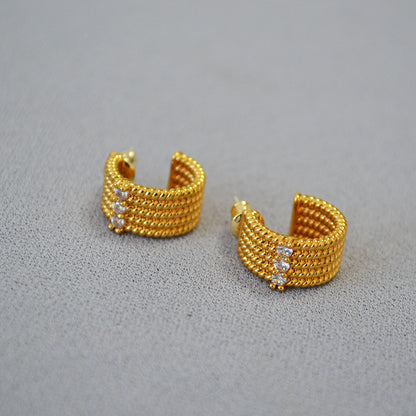 Elegant Gold Earring for Every Occasion