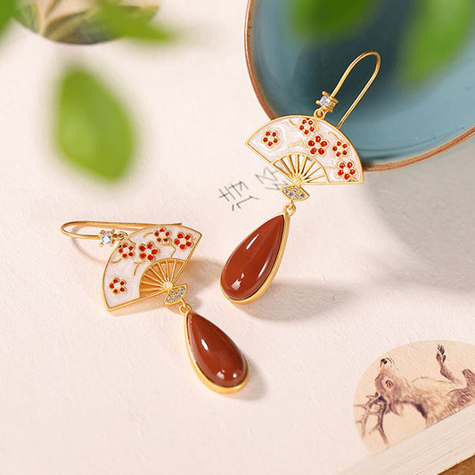 Charming Gold Earring for Any Occasion