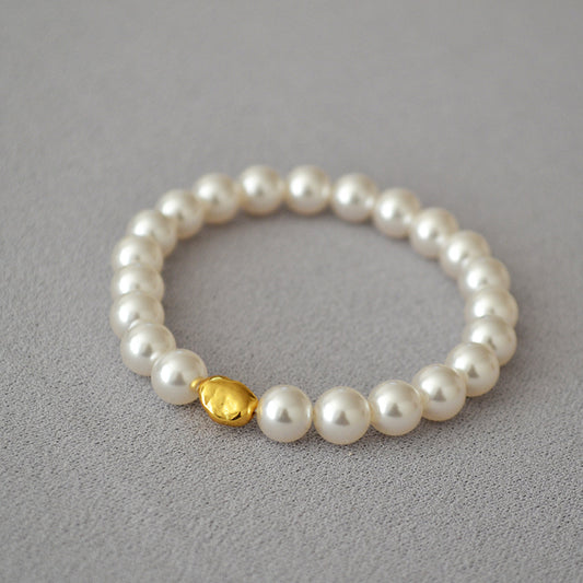 Romantic Gold Bracelet for Special Moments