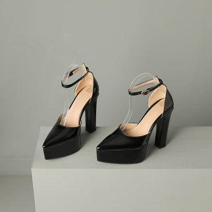Chic Orthopedic Sandals with Unique Design