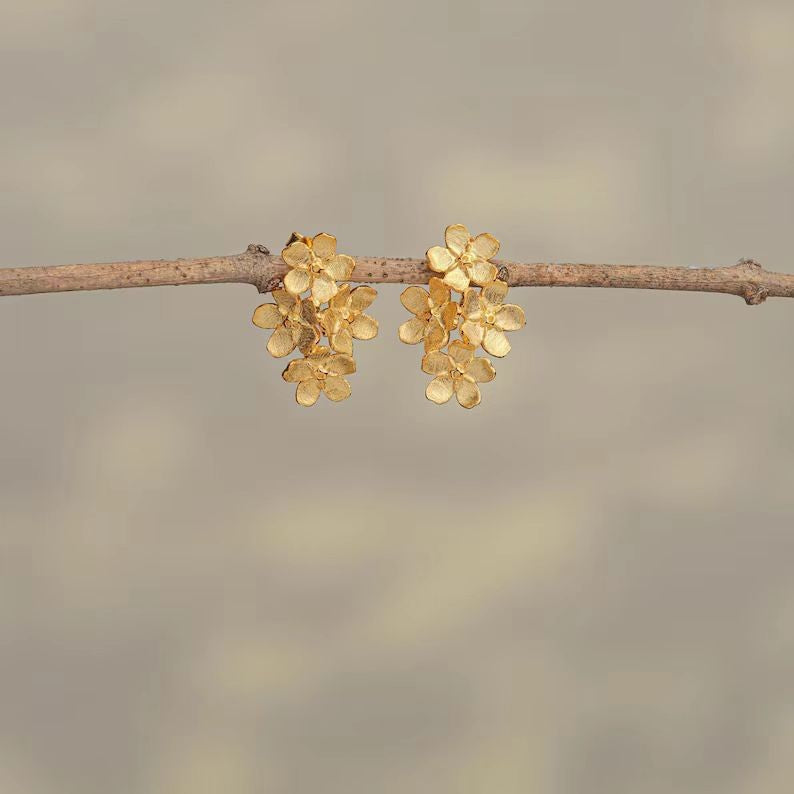 Charming Earring for Any Occasion