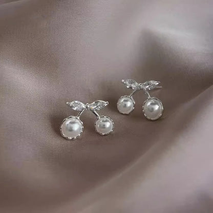 Stunning Pearl Earring for Daily Wear