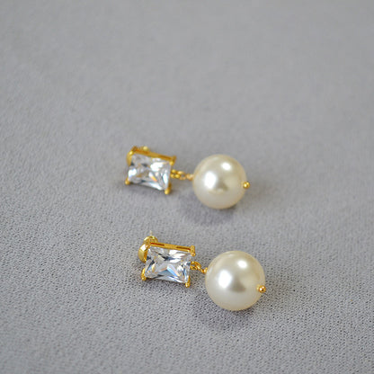 Elegant Silver Earring for Every Occasion