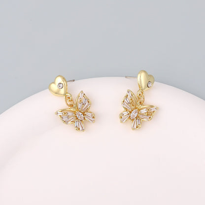 Charming Silver Earring for Any Occasion