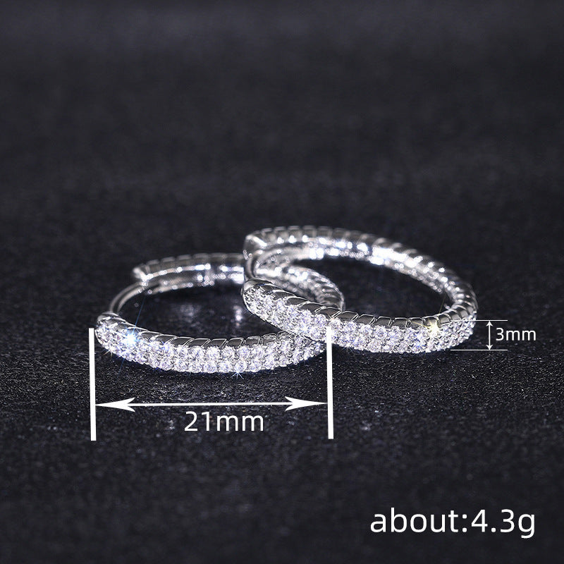 Charming Earring for Any Occasion