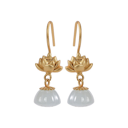 Charming Gold Earring for Any Occasion