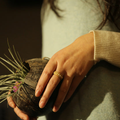 Classic Silver Ring with Timeless Appeal