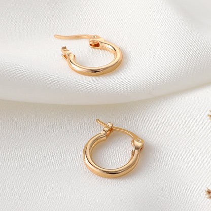 Charming Gold Earring for Any Occasion