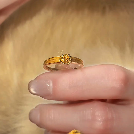 Charming Gold Ring for Any Occasion